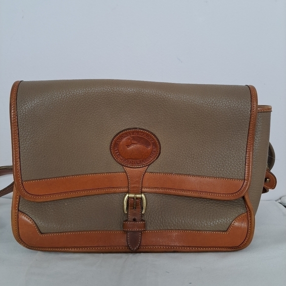 Vintage Dooney&Bourke all weather leather shoulder bag tan - Picture 1 of 11